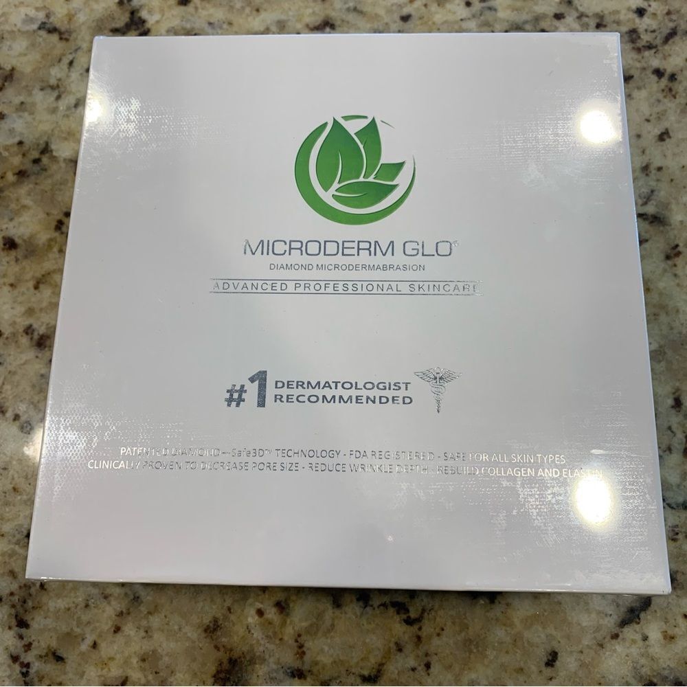 Microderm GLO Diamond Microdermabrasion Set NEW!